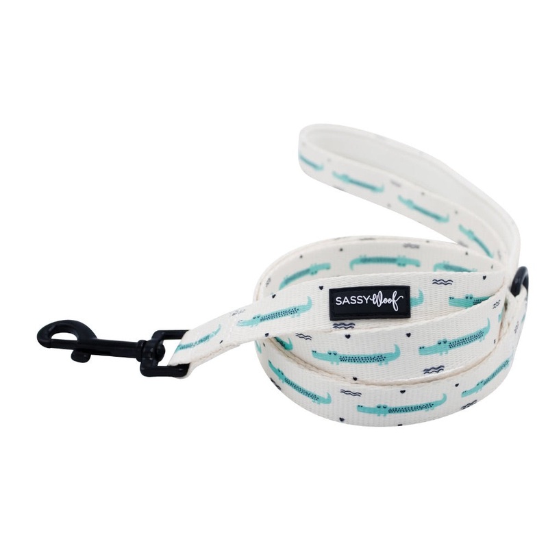 Sassy Woof Leash – ALLIGATOR